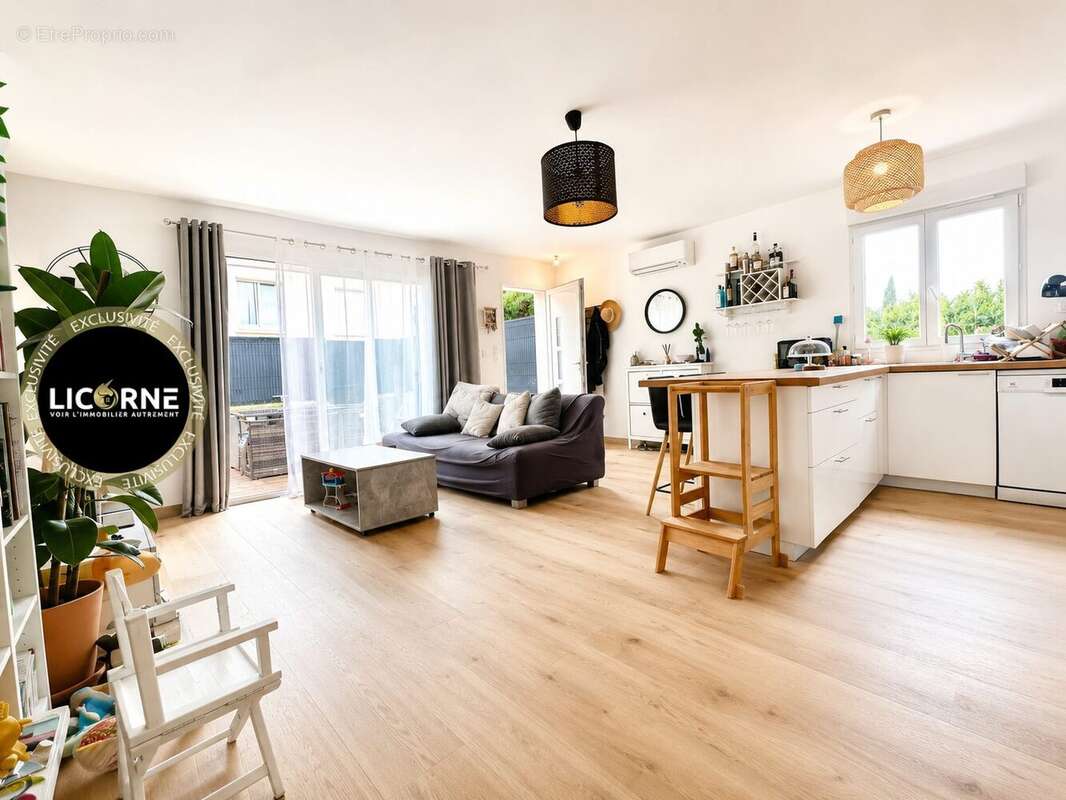 Appartement à LE PUY-SAINTE-REPARADE