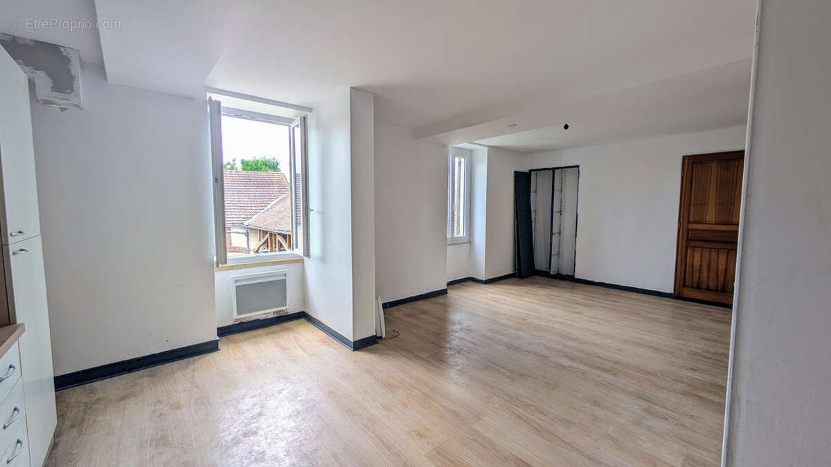 Appartement à APPOIGNY