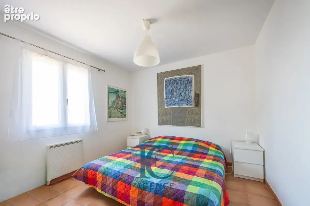 Maison de plain-pied de 135 m2 au pied du fort de Six-Fours-les-Plages - photo 4