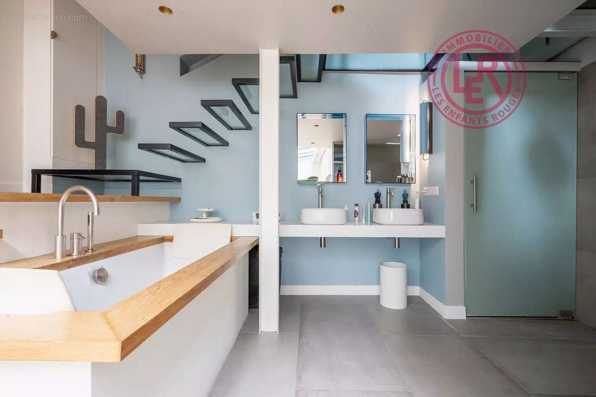 Appartement à PARIS-11E