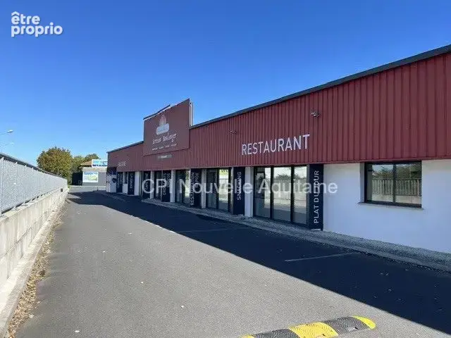 Bien immobilier à vendre à La Couronne (16400) - photo 1