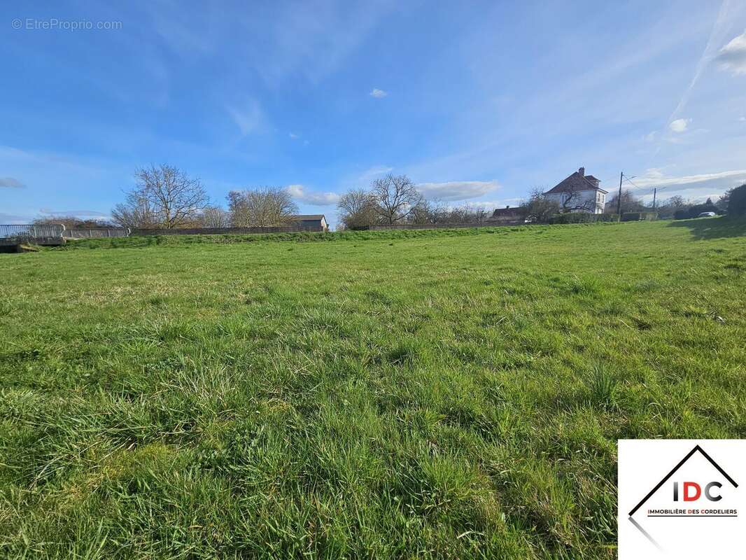 Terrain à MOUSSEY