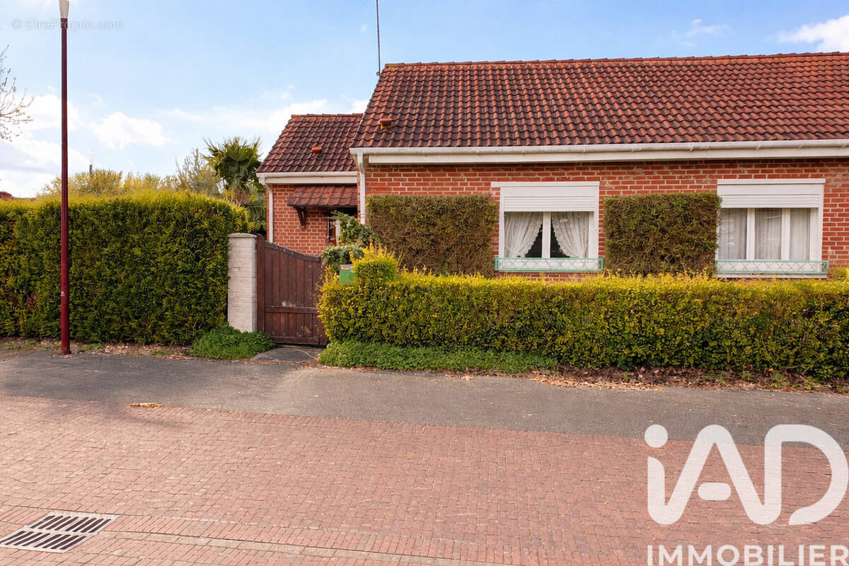 Photo 1 - Maison à GUESNAIN