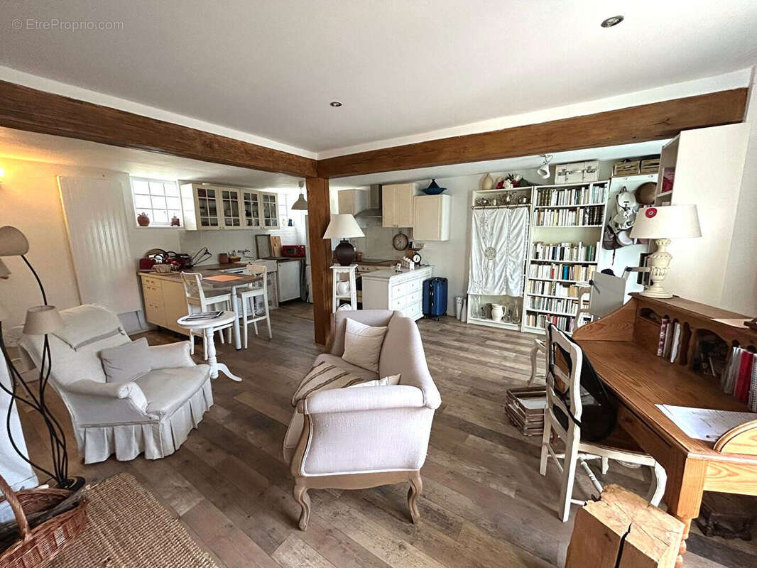 Appartement à L'HAY-LES-ROSES