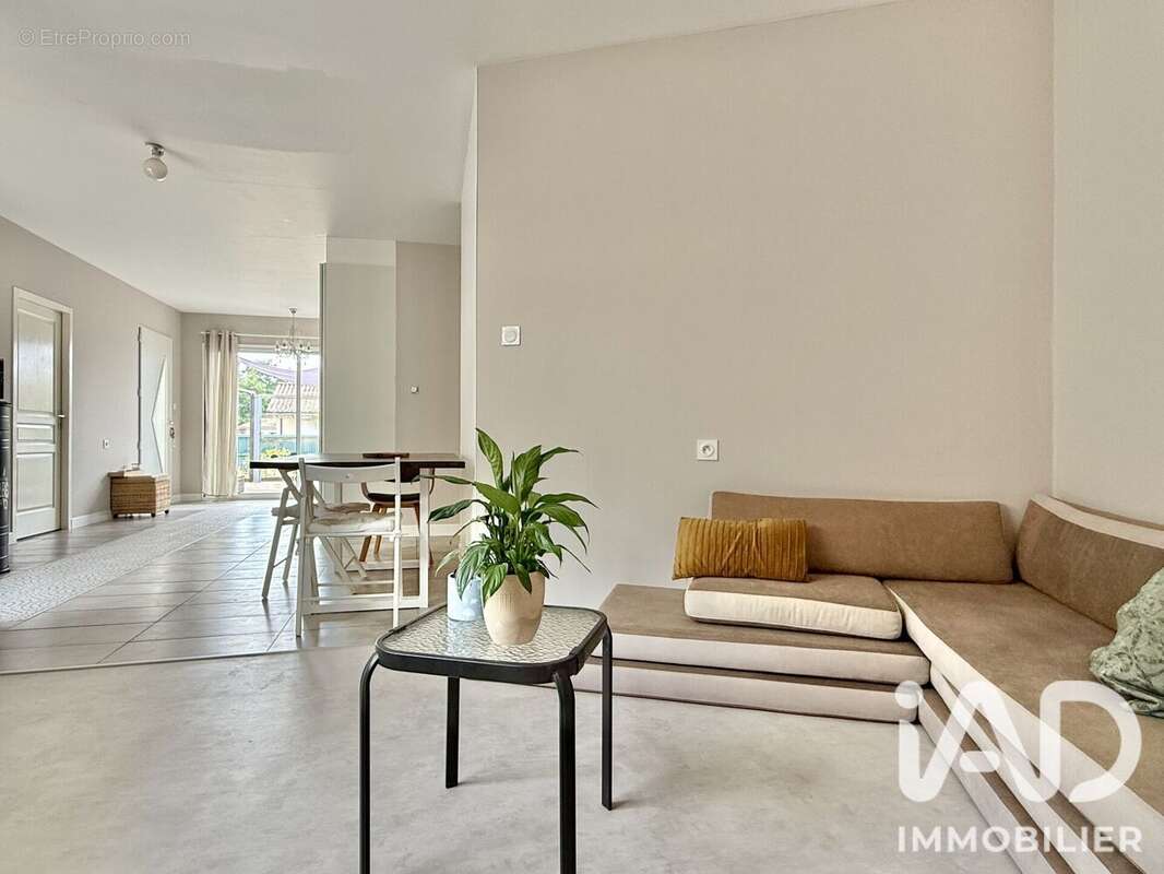 Maison 83 m² à Parentis-En-Born  - photo 4
