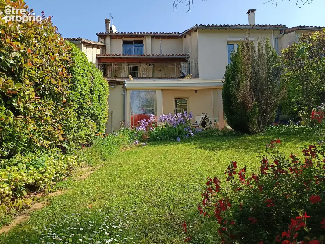 Maison de rue Mauvezin de type 6 avec jardin. - photo 2