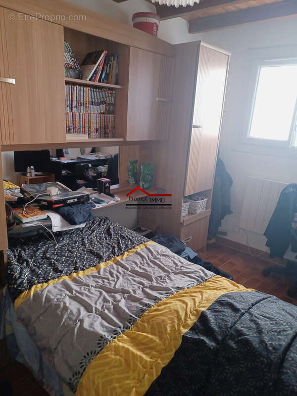 chambre 1° étage - Maison à LES MEES