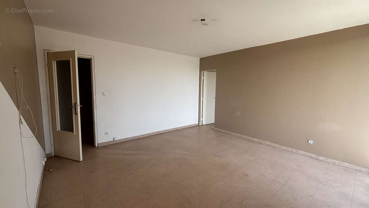 Appartement à PORT-DE-BOUC