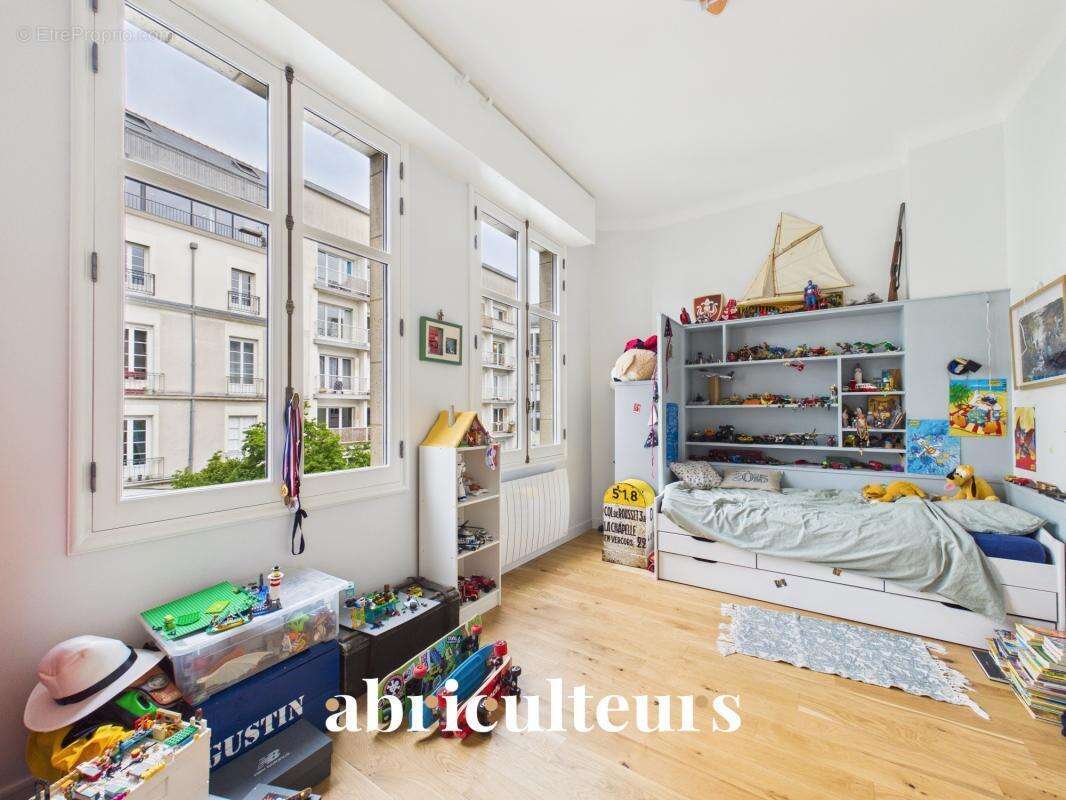 Splendide appartement familial d'environ 200m² dans un immeuble ancien en vente à Nantes (44000) - photo 8