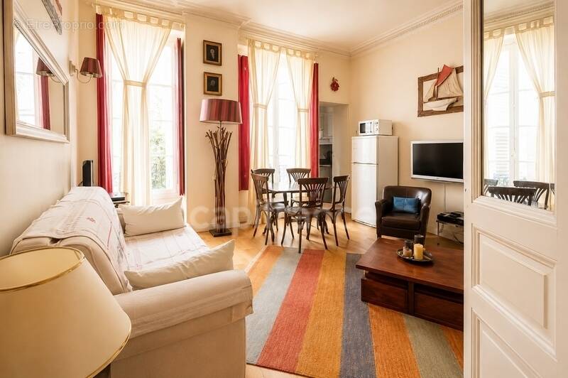 Appartement à PARIS-6E