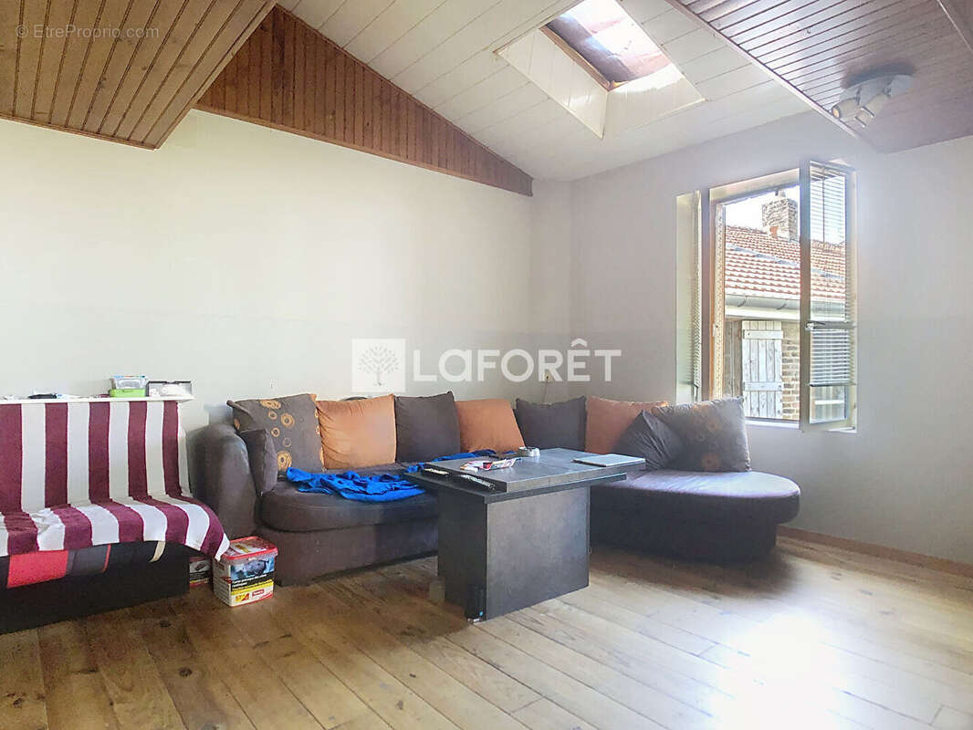 Appartement à VOUZIERS