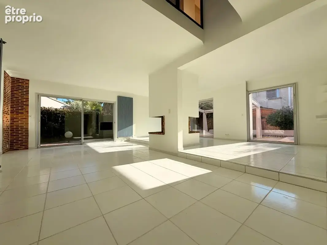 Pérols   villa  atypique t5 de 169m2 au sol avec piscine, jardin et garage - photo 7