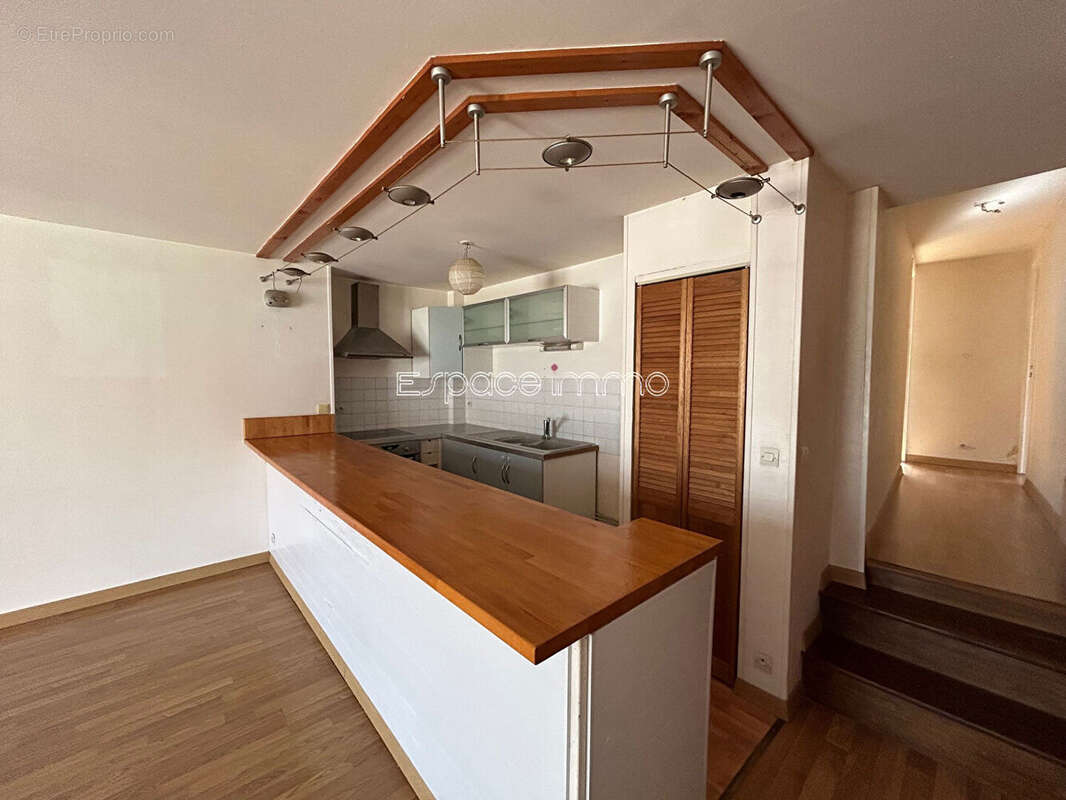 Appartement avec balcon - Dieppe centre - 3 pièces - 69,72 m2 - photo 2