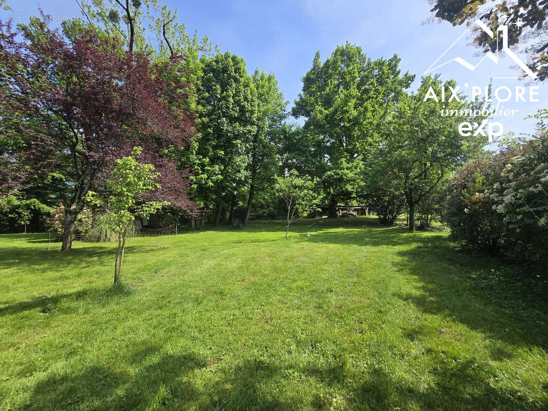 Terrain 710 m² à Tresserve  - photo 2