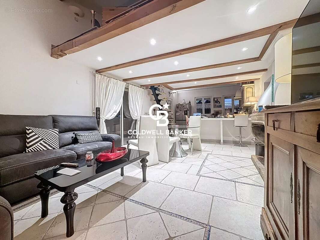 Maison à LES ADRETS-DE-L'ESTEREL