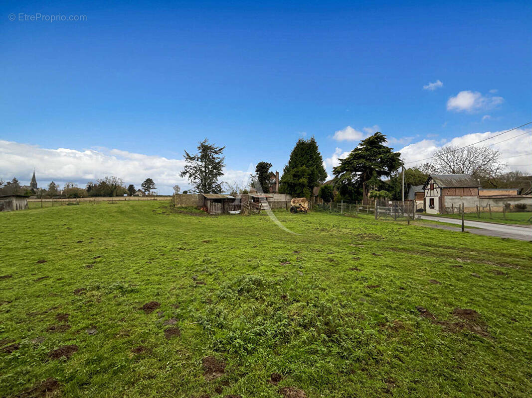 Terrain à ETREPAGNY
