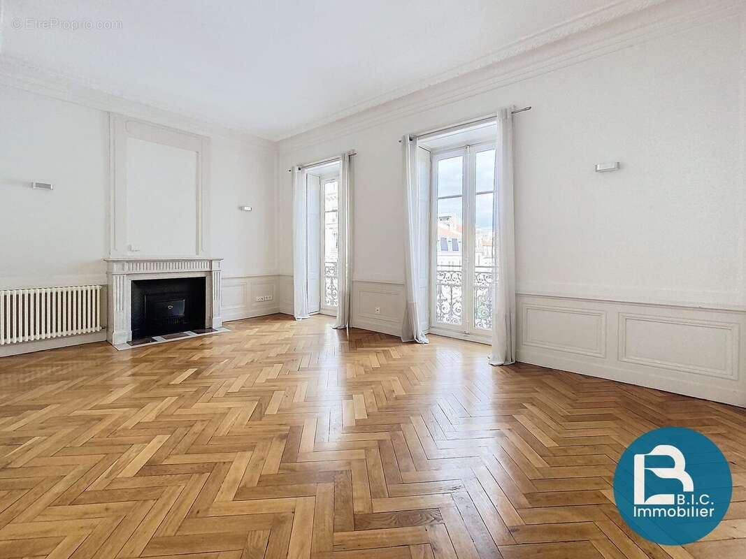 Appartement à LYON-6E