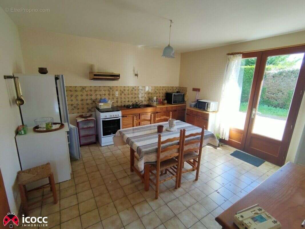 Maison à SAINTE-GEMME-LA-PLAINE