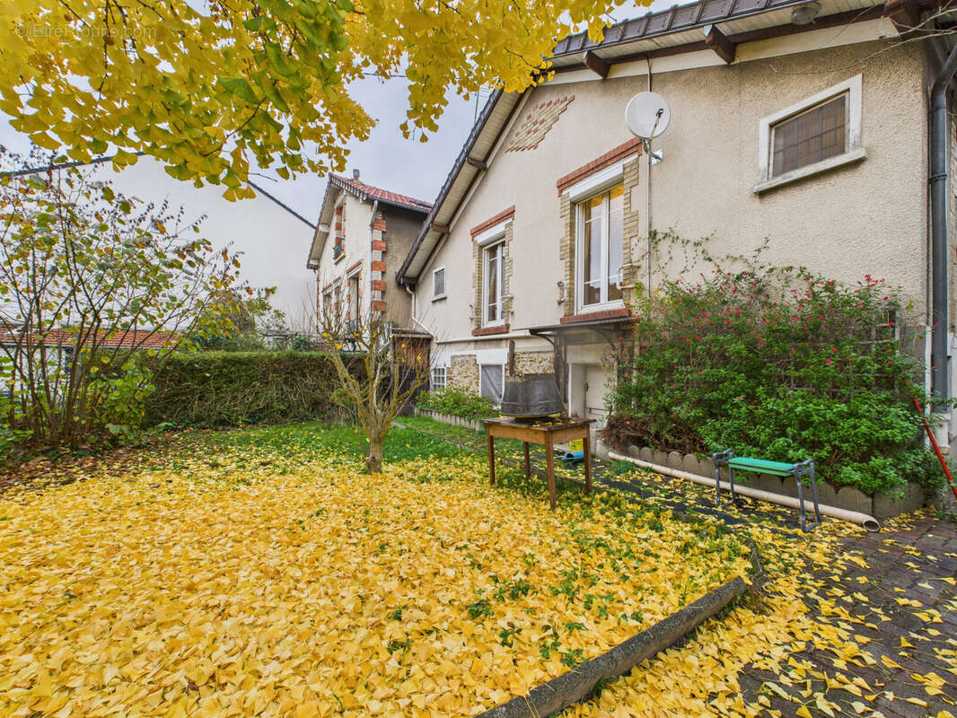 Maison à SARTROUVILLE