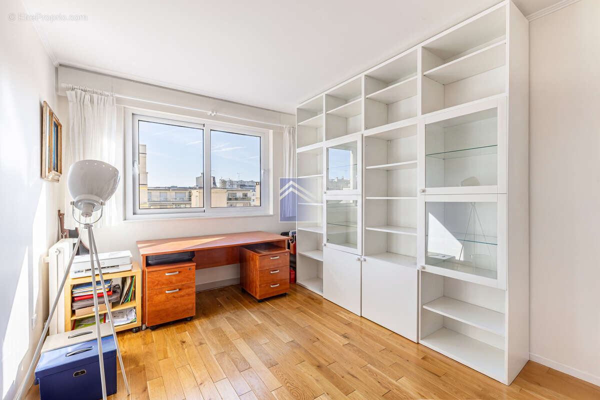 Appartement à LEVALLOIS-PERRET