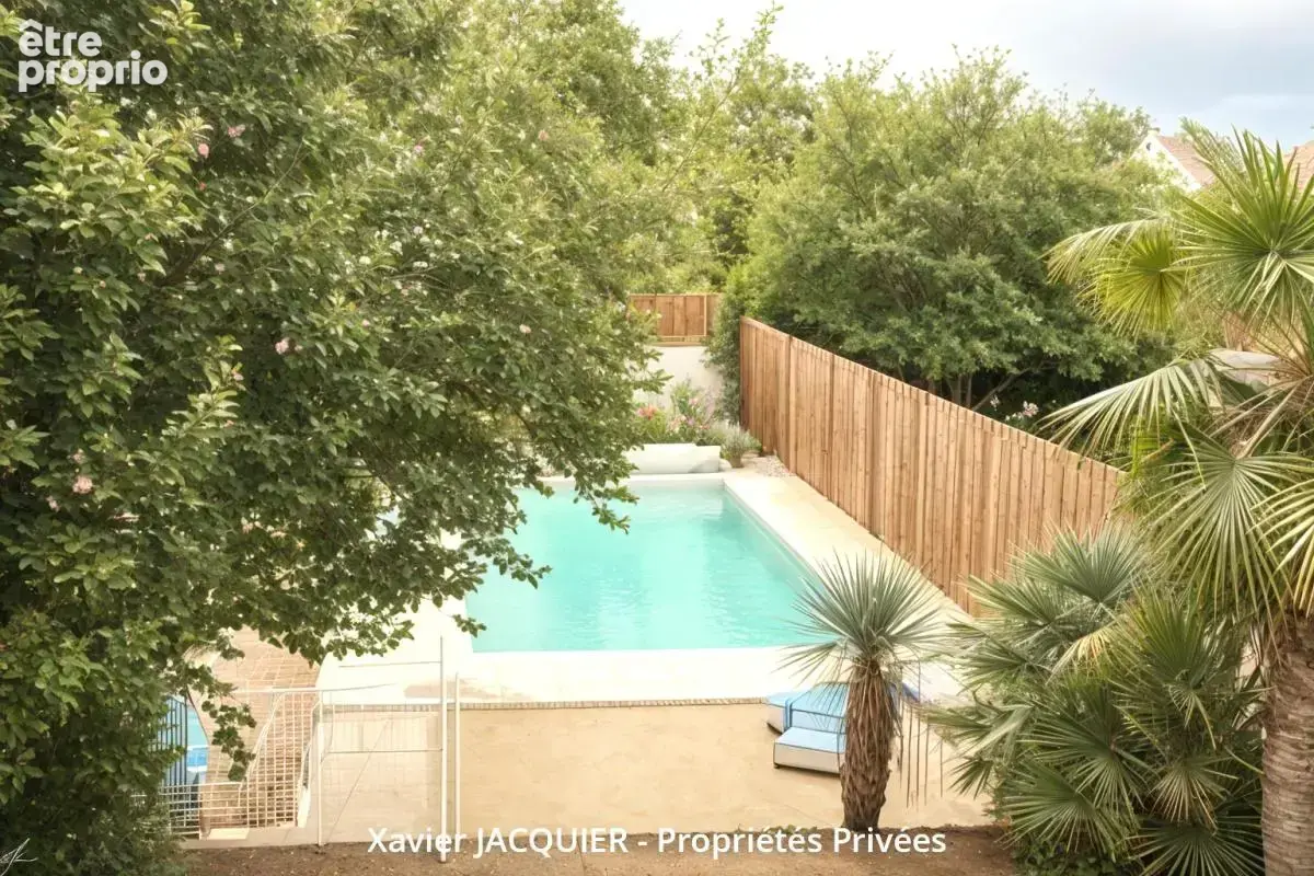 Maison - 7 pièces - 168 m² - Centre bourg - photo 2