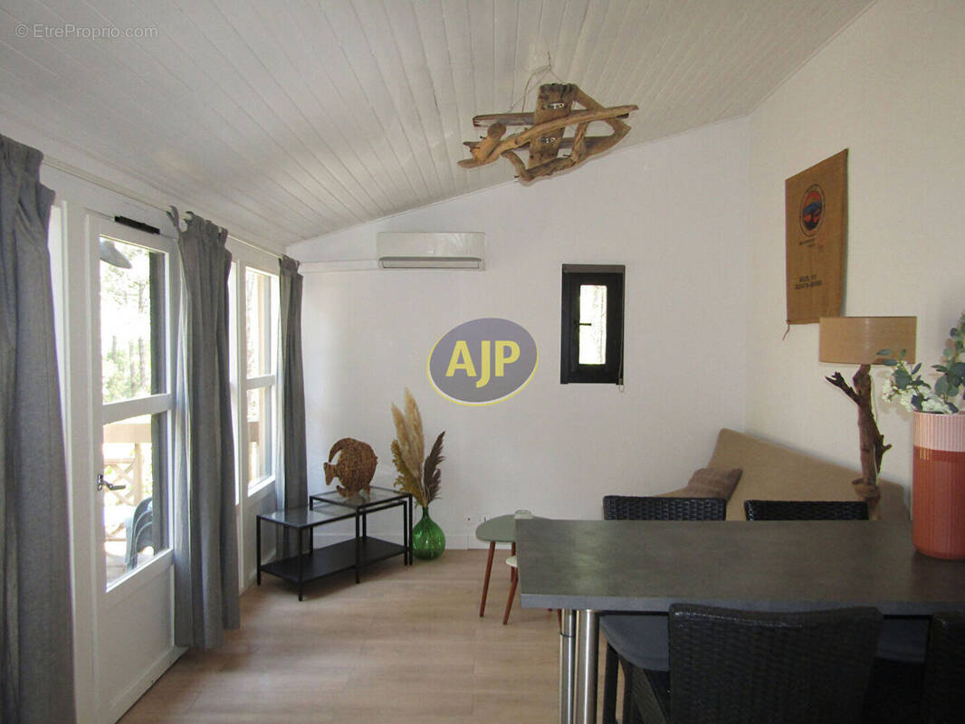 Maison à LACANAU