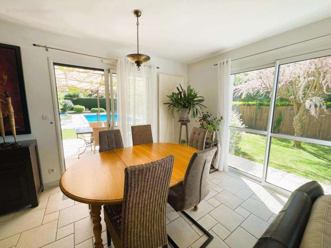 Maison avec piscine 8 pièces 146 m² La Séguinière - photo 9