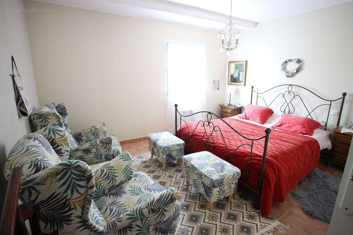 Maison à SAINT-GENIES-DE-FONTEDIT