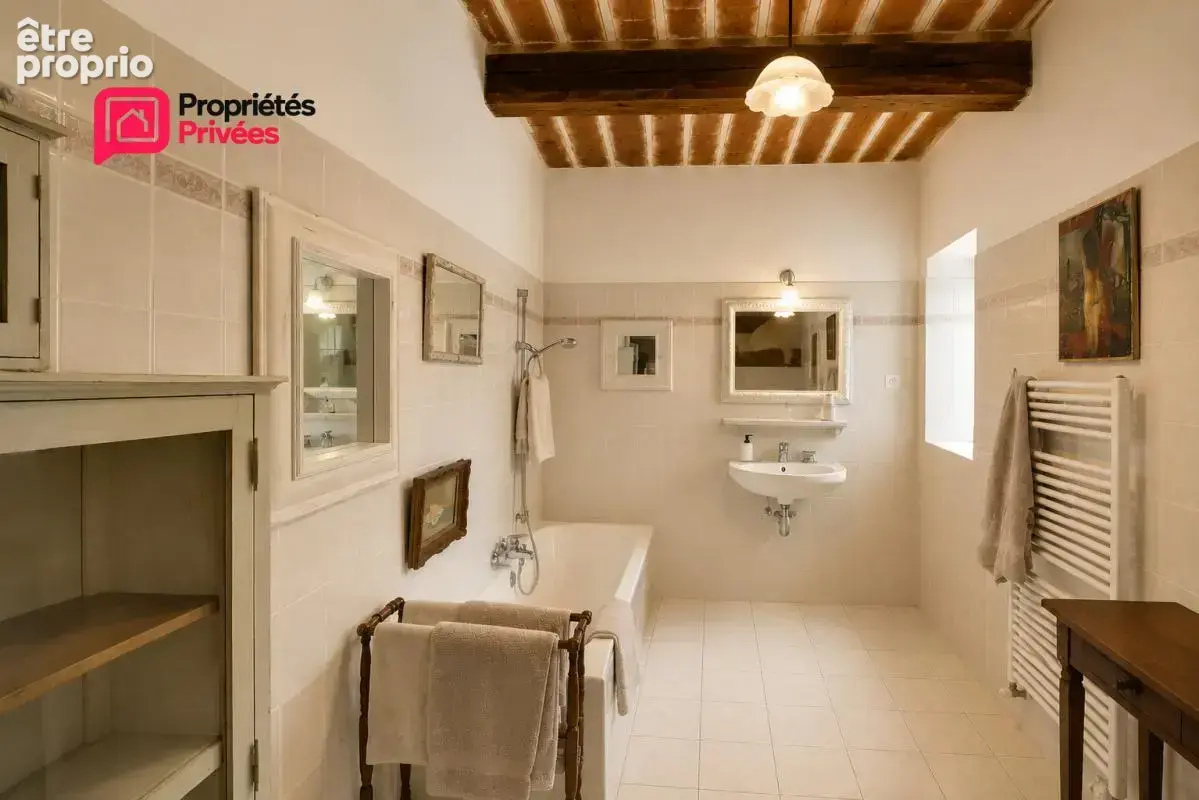 ALES en périphérie à Saint-Hilaire-de-Brethmas   Superbe Appartement P4 de caractère dans un mas du XVIII siècle, avec patio pri - photo 11