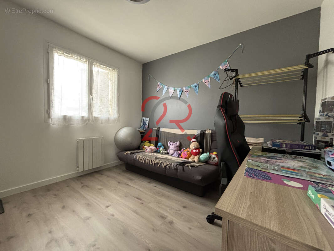 Découvrez votre futur chez vous à Saint-Yzan-De-Soudiac : - photo 9