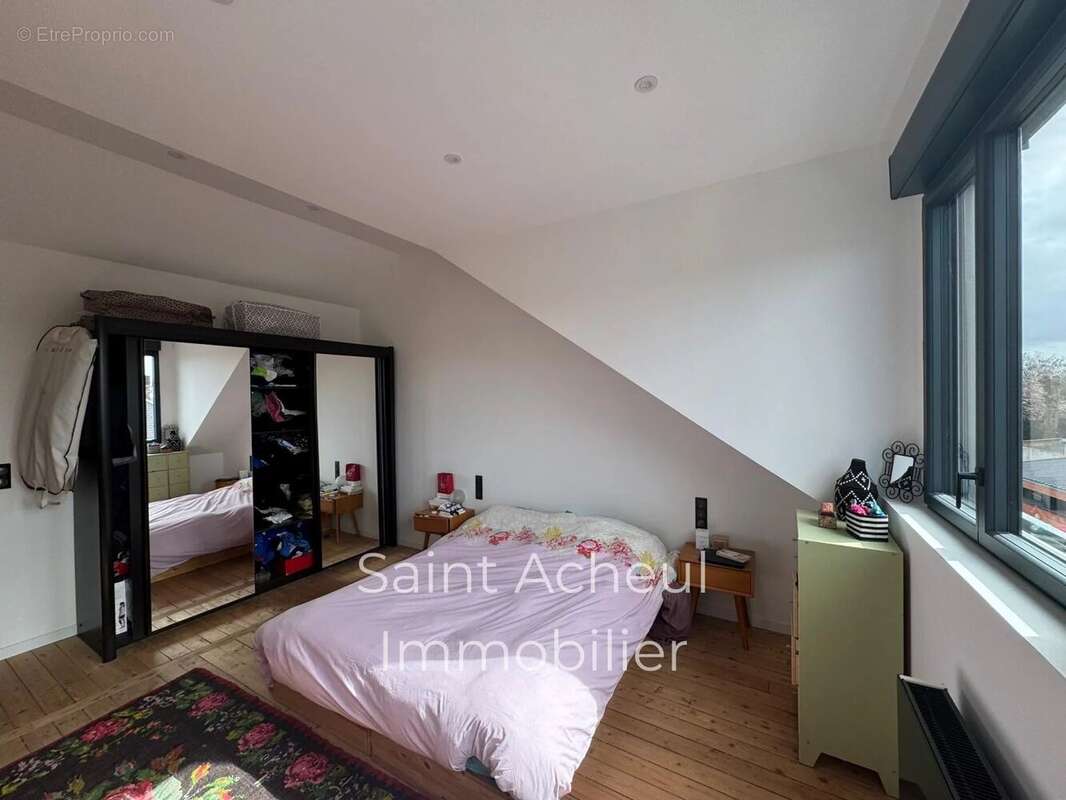 Quartier Saint Acheul / Maison avec Jardin en Retrait de Rue - photo 9