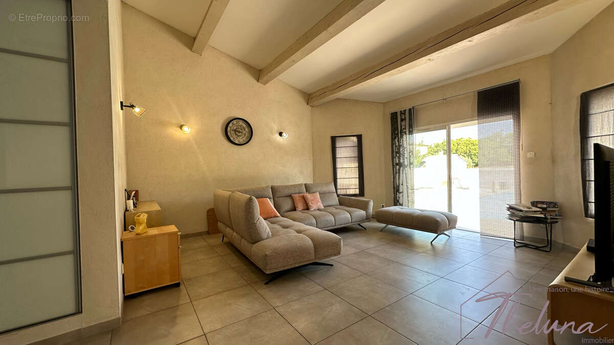 Villa R+1 avec piscine et terrain constructible à Tarascon - photo 7