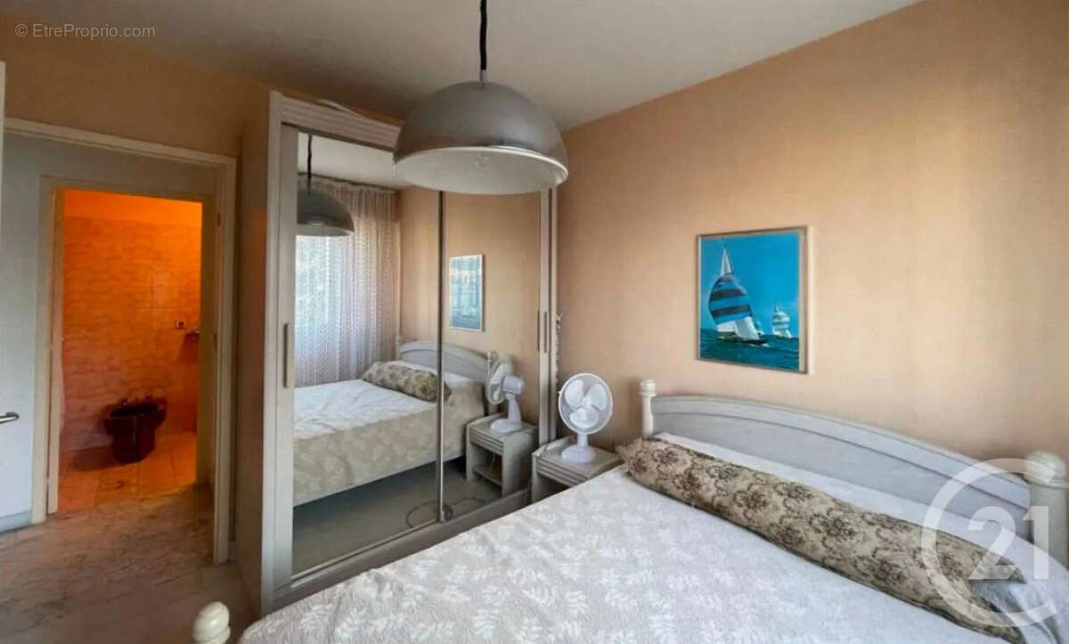 Appartement à SAINT-LAURENT-DU-VAR