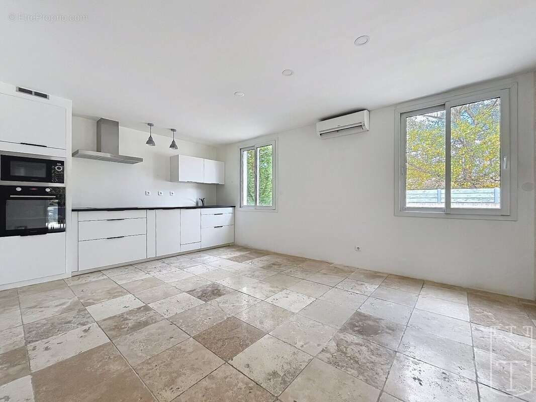 Maison à VALLON-PONT-D&#039;ARC