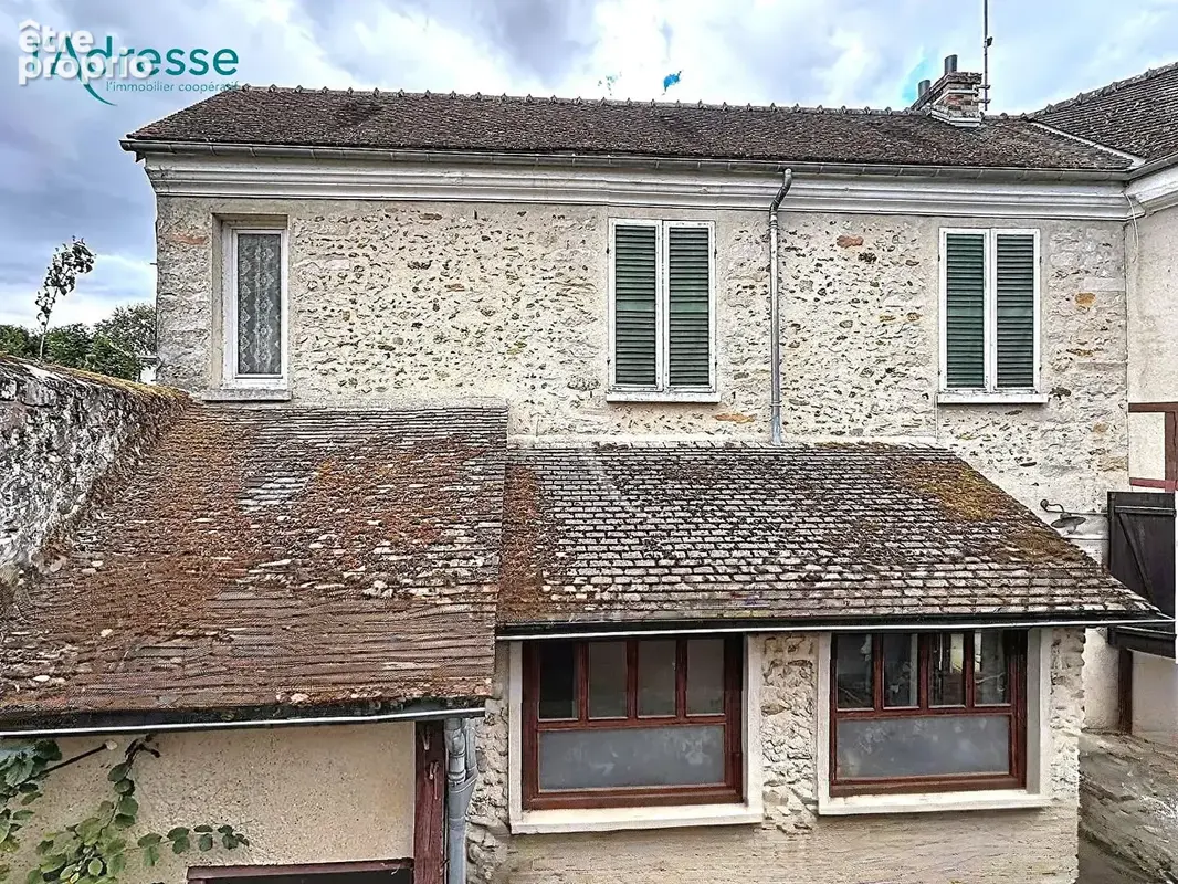 Maison à SAINT-SULPICE-DE-FAVIERES