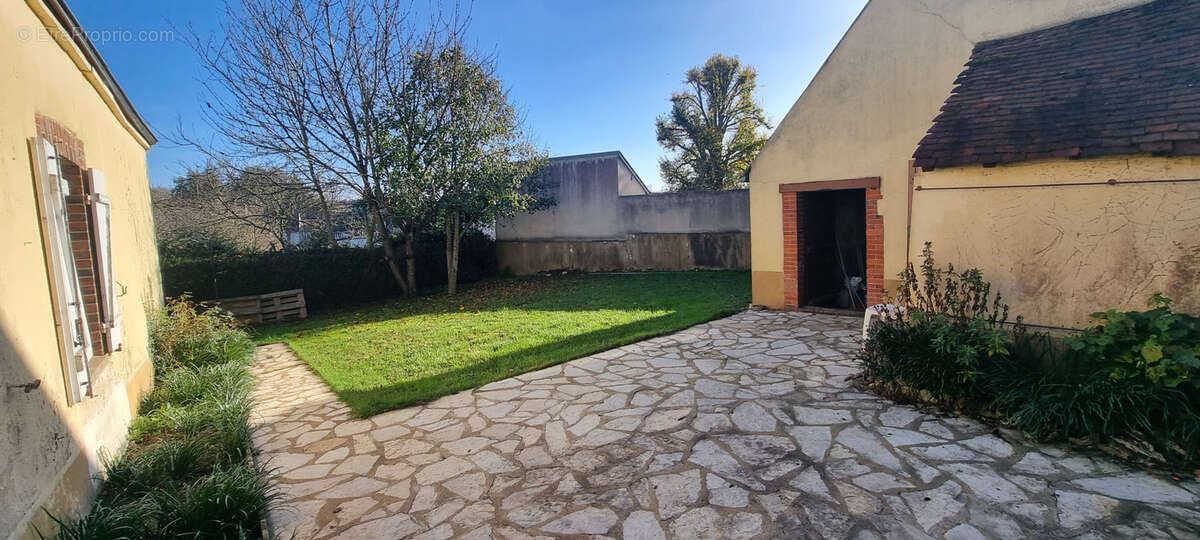 Maison à CLOYES-SUR-LE-LOIR