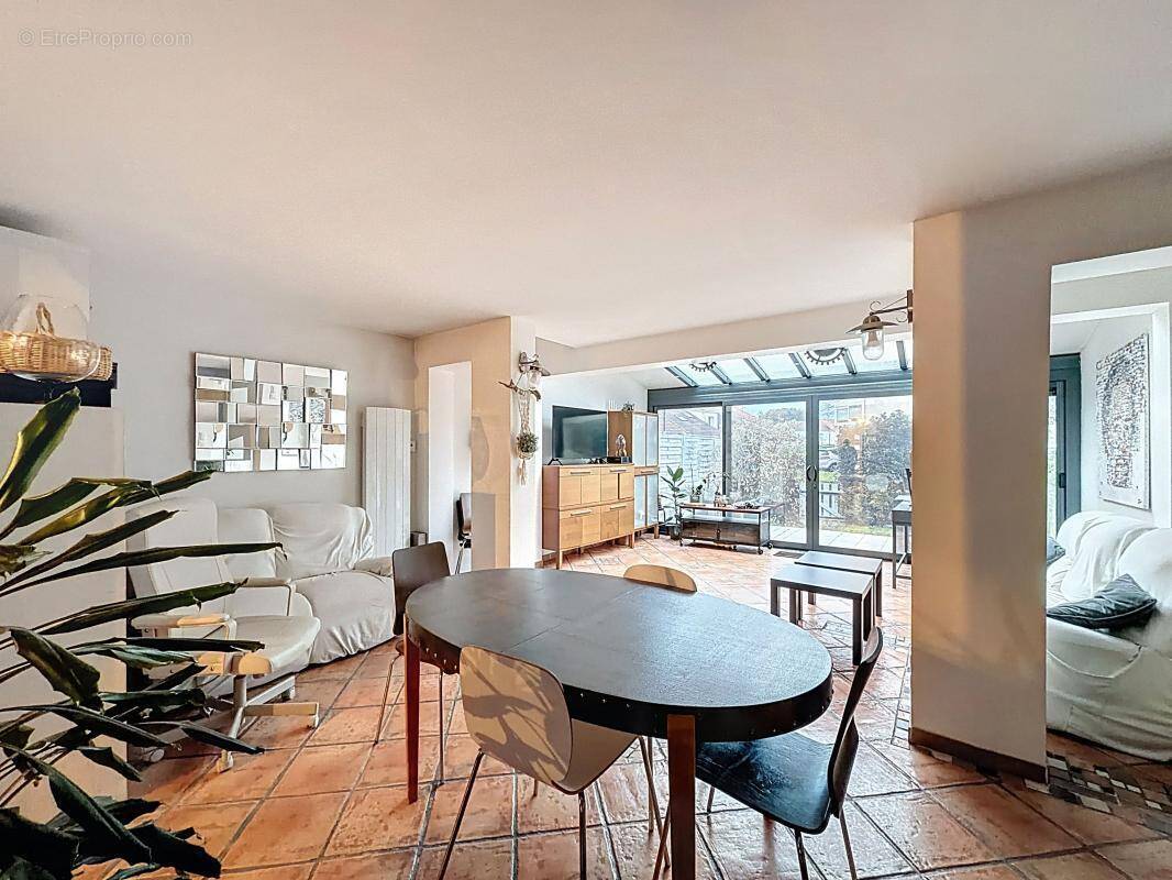 Maison à MONTIGNY-LE-BRETONNEUX