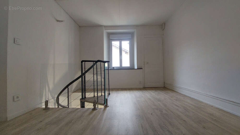 Maison à PONT-DE-ROIDE