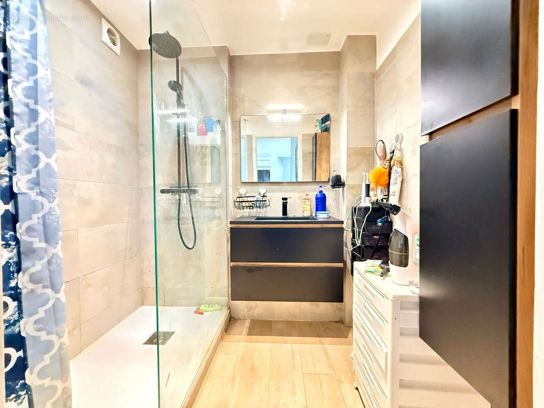 Appartement à SIX-FOURS-LES-PLAGES