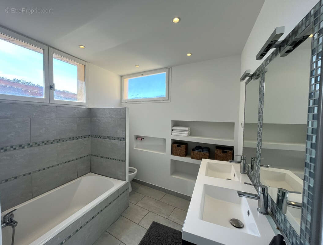 Maison à MALEMORT-DU-COMTAT