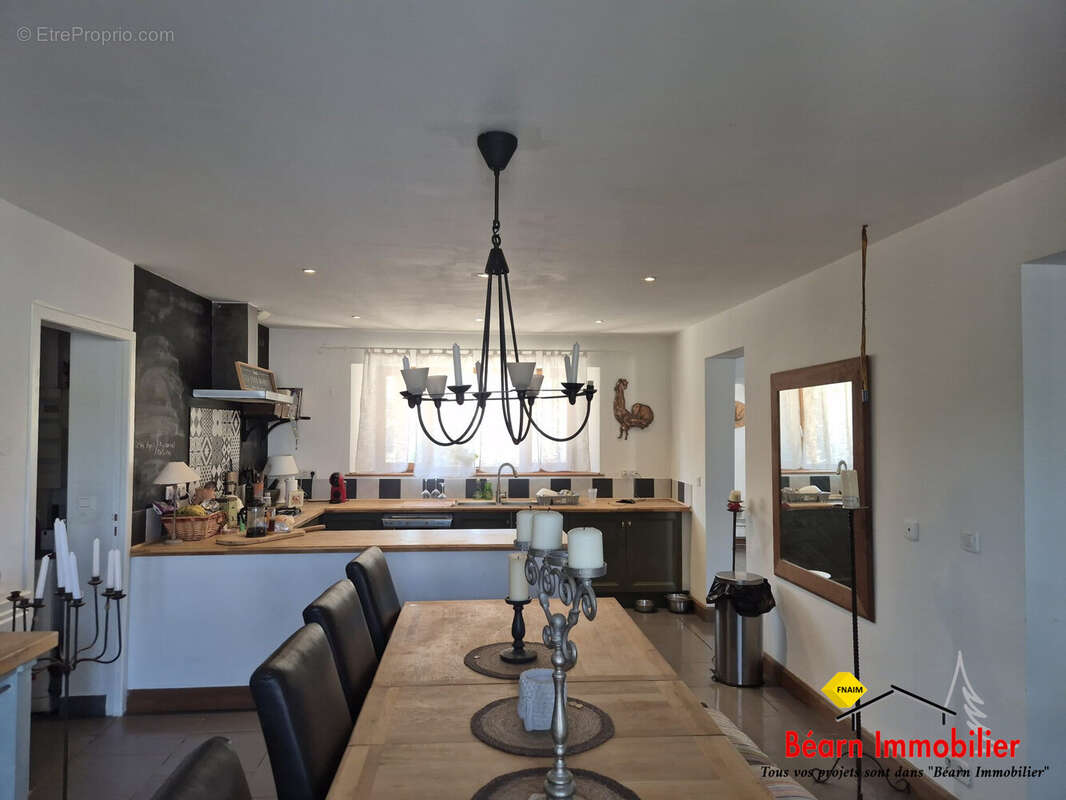 Maison 153 m² à Salies-De-Bearn  - photo 8