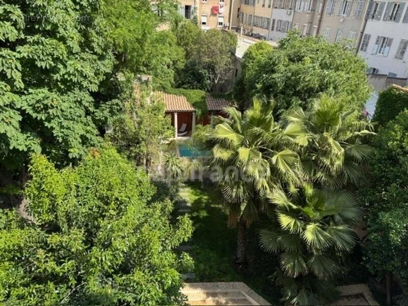 Appartement à MARSEILLE-6E