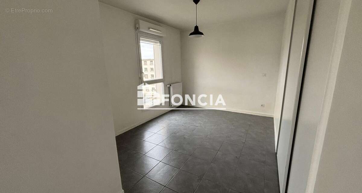 Appartement à DECINES-CHARPIEU