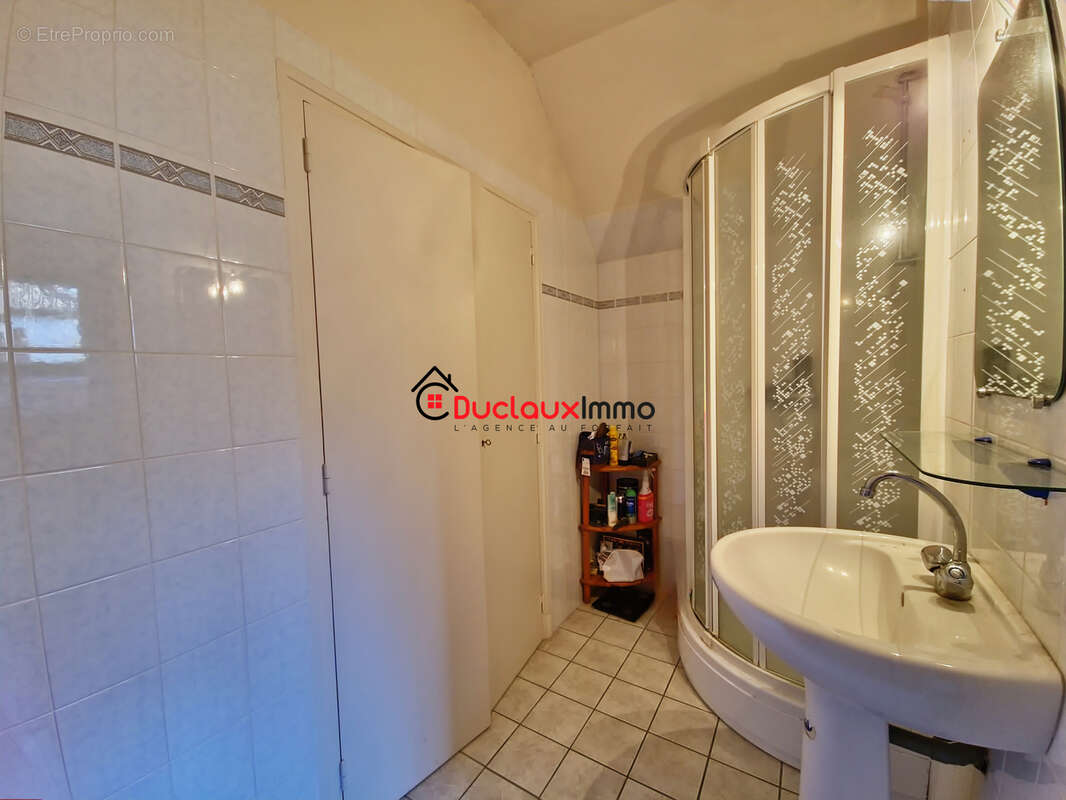 Maison de ville 135 m2   aurillac, secteur gare - photo 9