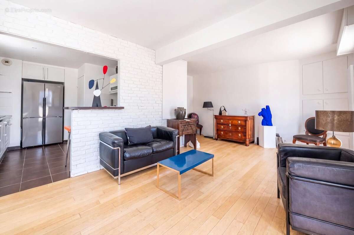 Appartement à COURBEVOIE
