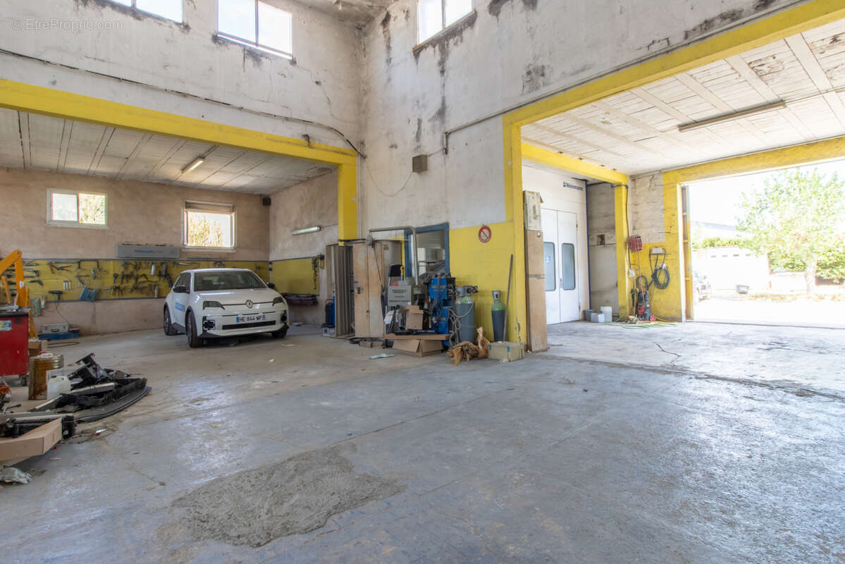 Vend local d'activite 750m2, bureau, appartement T5 145 m2 Beziers - photo 6