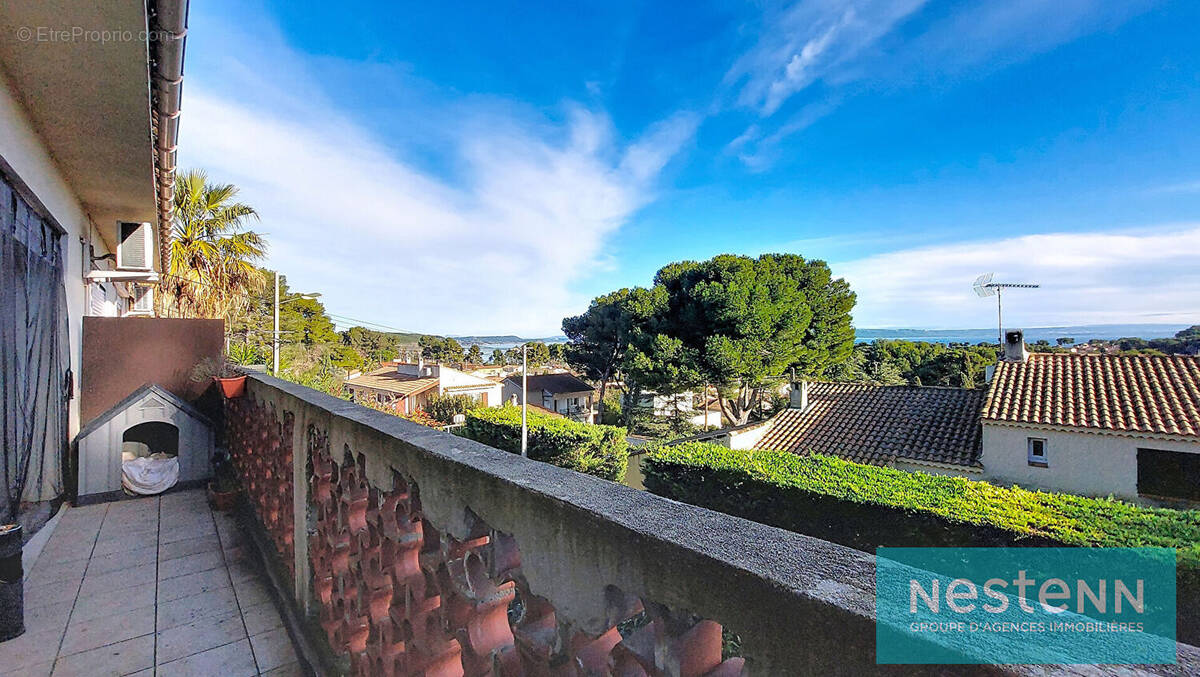 Appartement à SAINT-MITRE-LES-REMPARTS