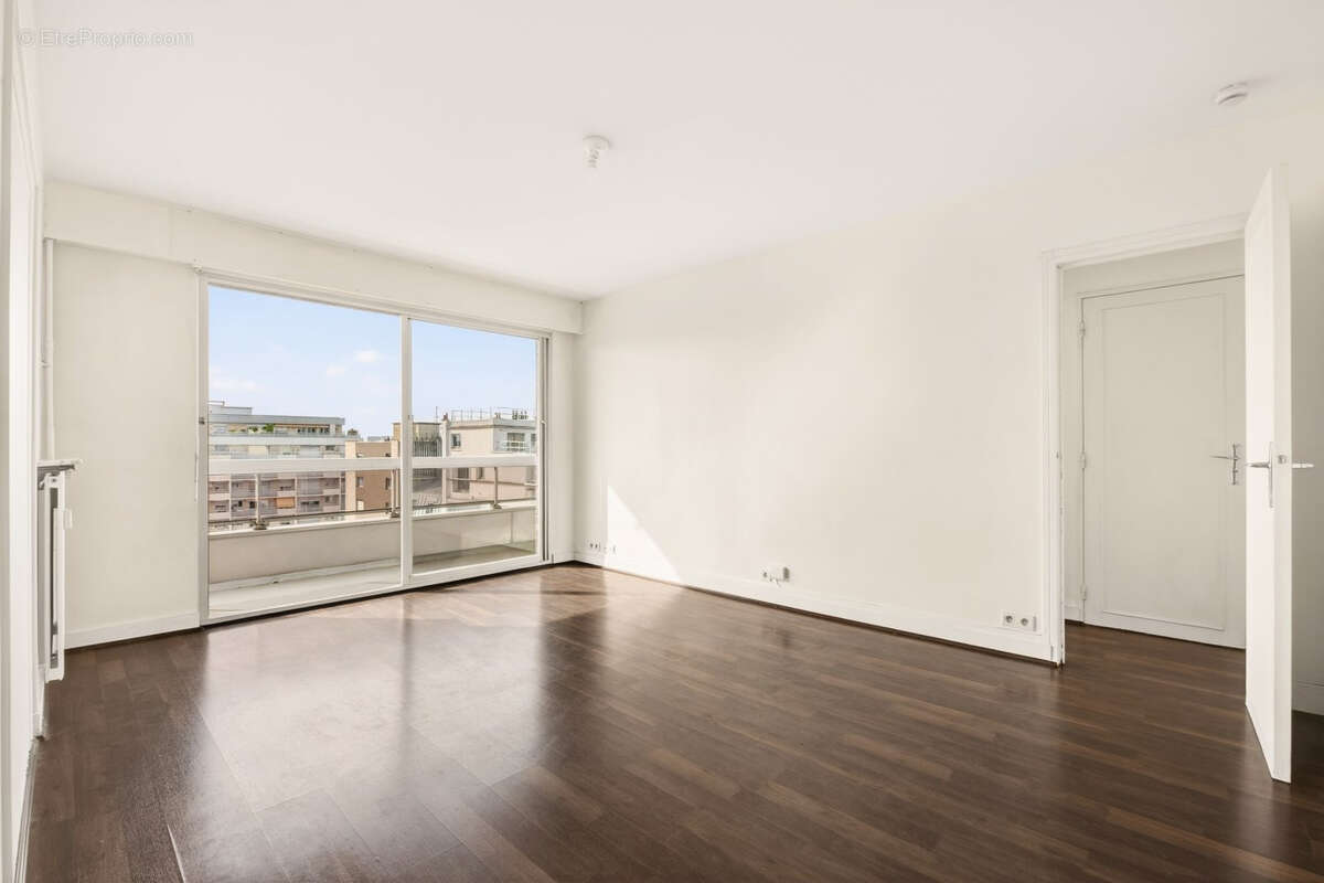 Appartement à PARIS-15E