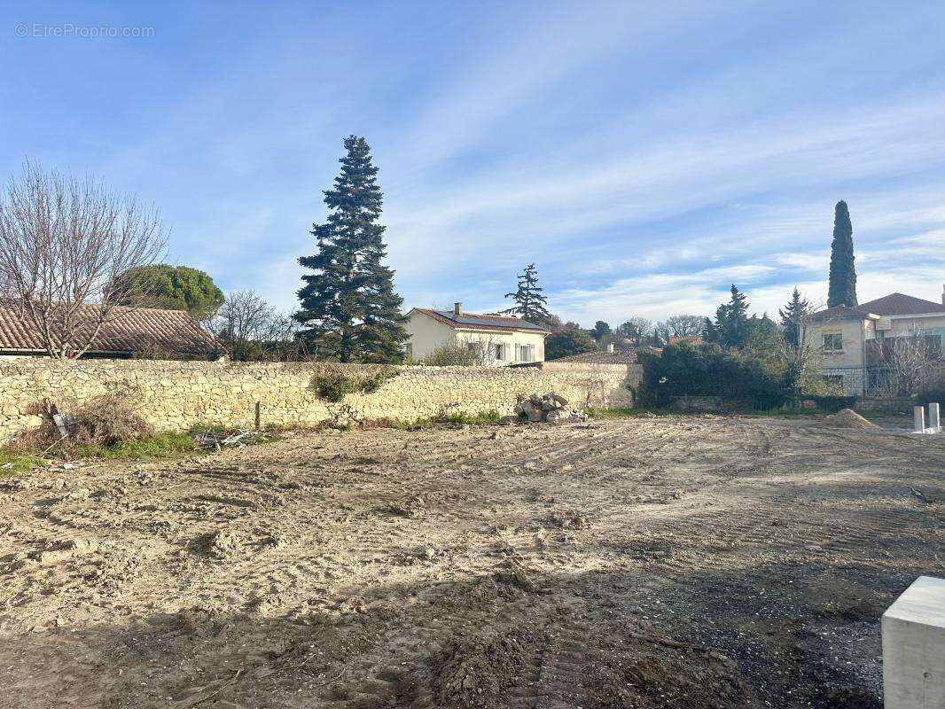 Terrain à MALLEMORT