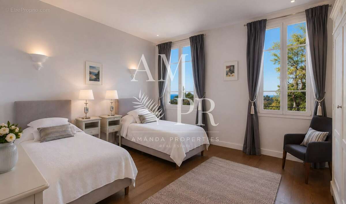 Baisse de prix de 1 062 000€ - exclusivité : villa unique - à deux pas de la croisette - vue mer - photo 14